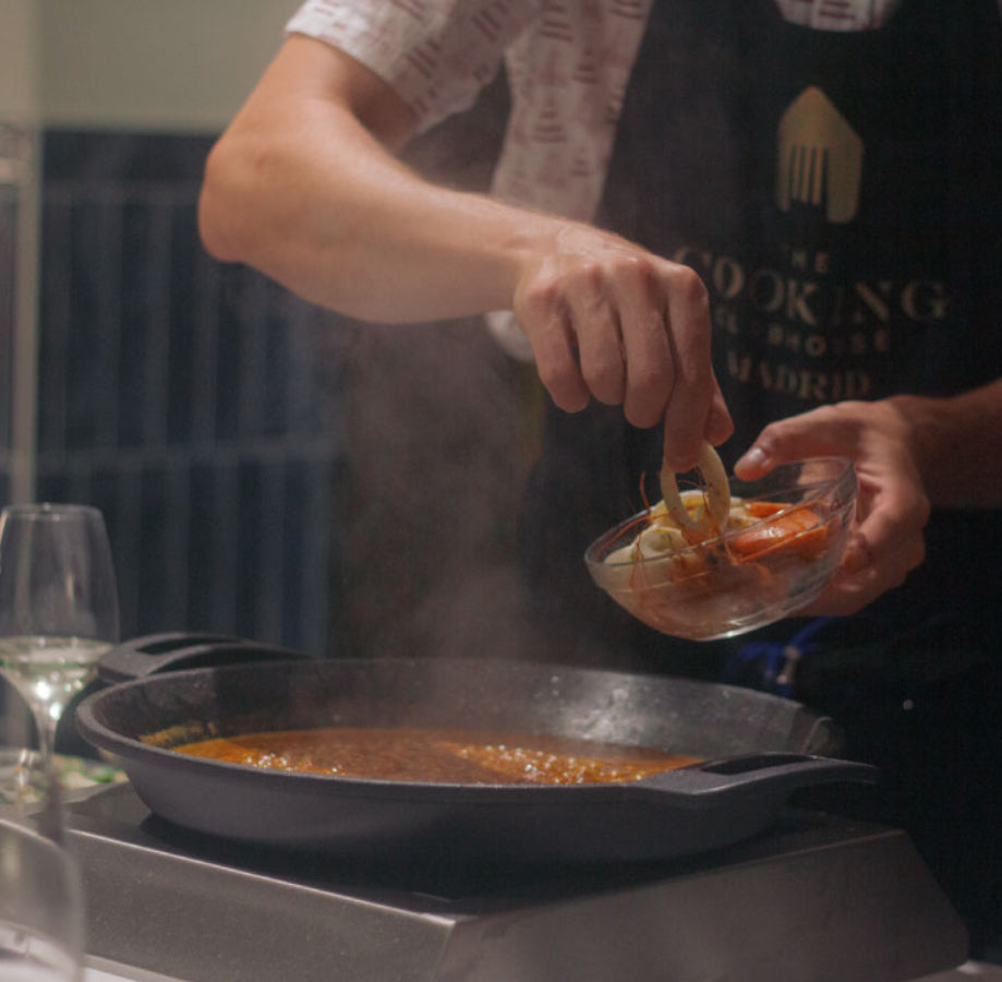 VIP Experience: Red Carpet & Live Podcast + Chef led Paella Dinner Class